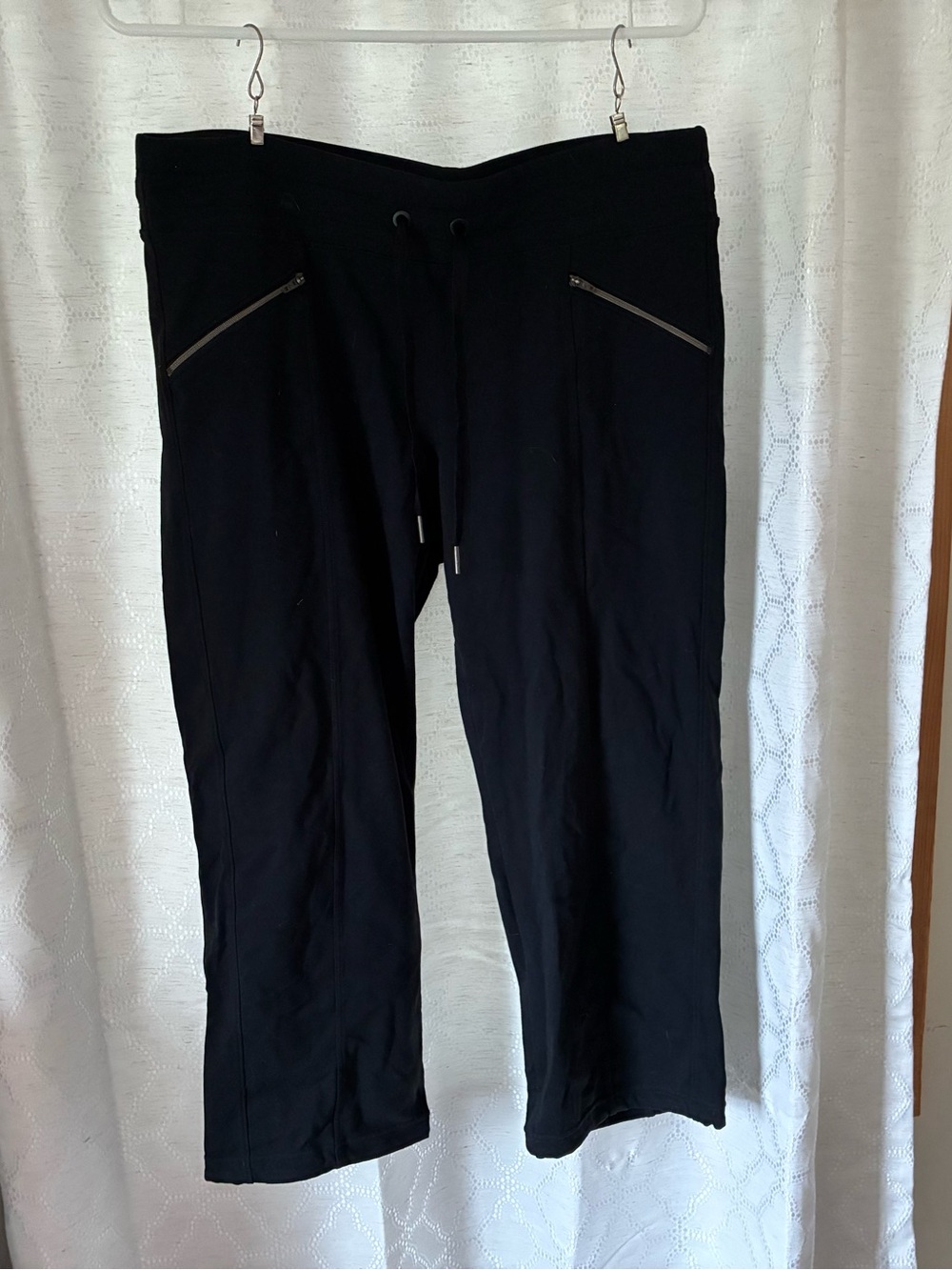 Athleta Metro Slouch Capri Pant Black Women’s Medium
